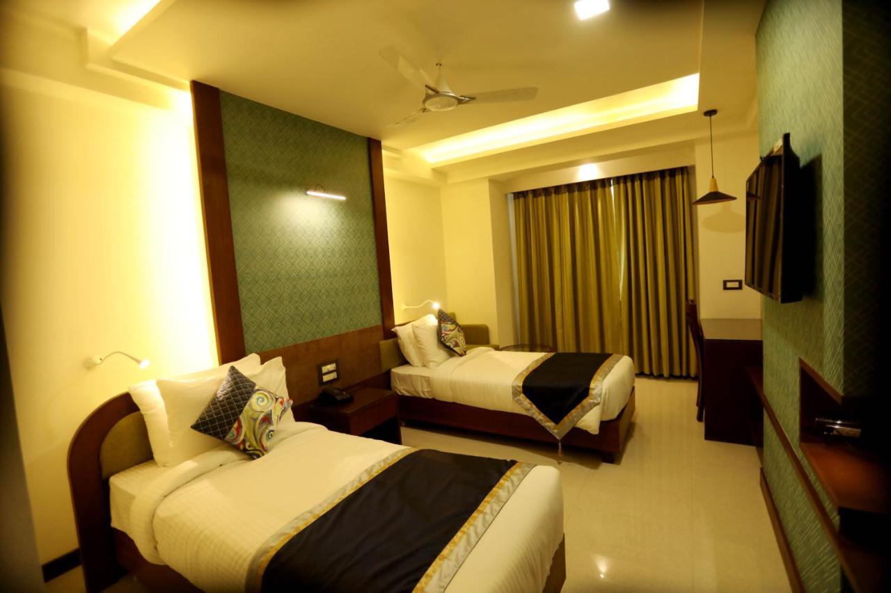 The Pinnacle Inn Sarnath Bénarès Extérieur photo