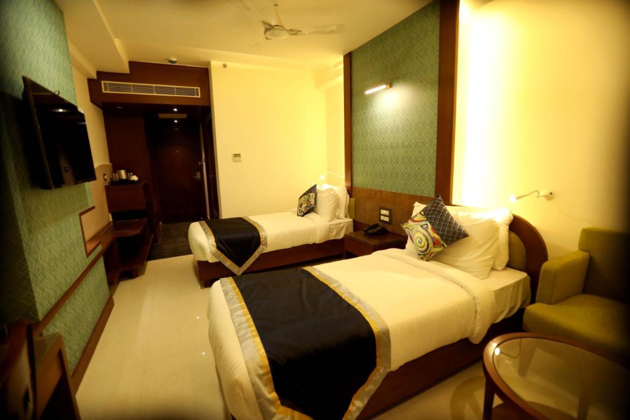 The Pinnacle Inn Sarnath Bénarès Extérieur photo